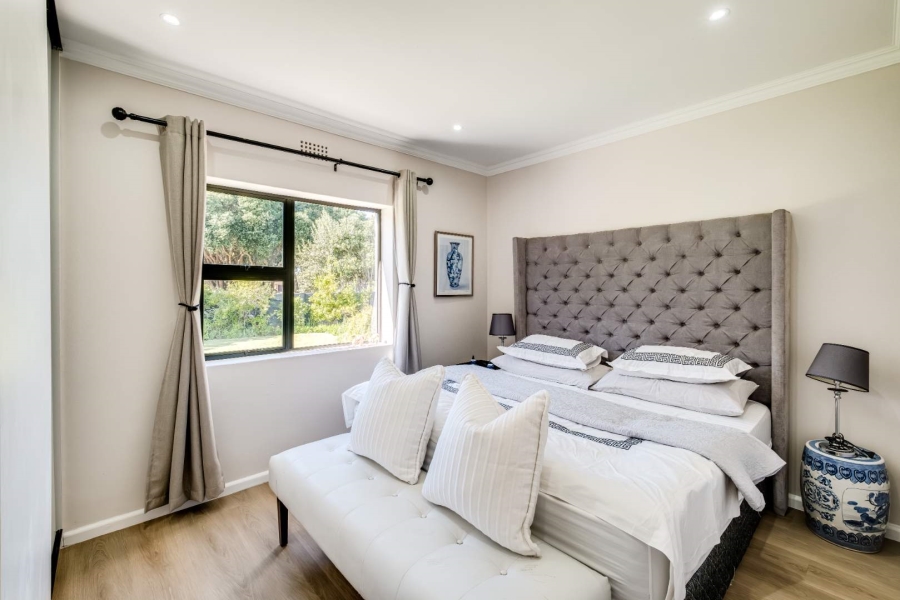 4 Bedroom Property for Sale in Kirstenhof Western Cape
